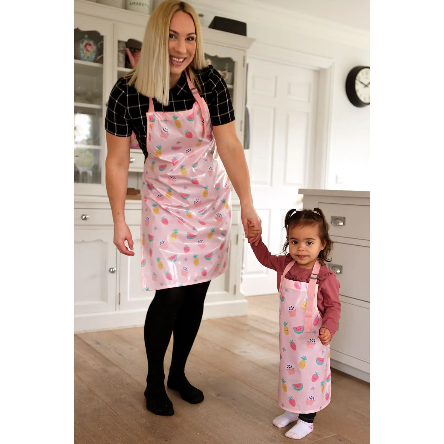 Wipeezee Apron - Adult size - Pink Yummy Treats
